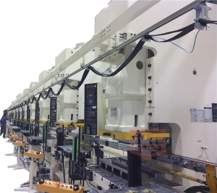 连杆式多工位机械手机器特点以及安全使用注意事项讲解